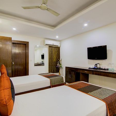 Airport La Sapphire Hotel & Restaurant New Delhi Exterior foto