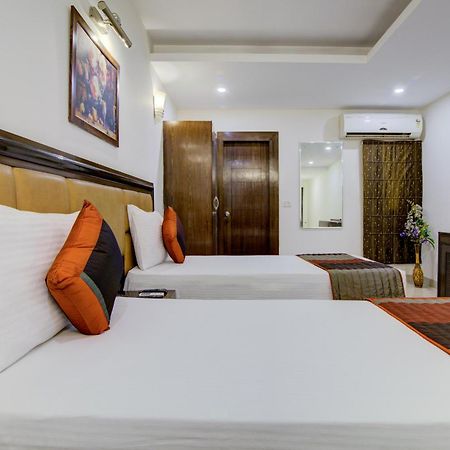 Airport La Sapphire Hotel & Restaurant New Delhi Exterior foto