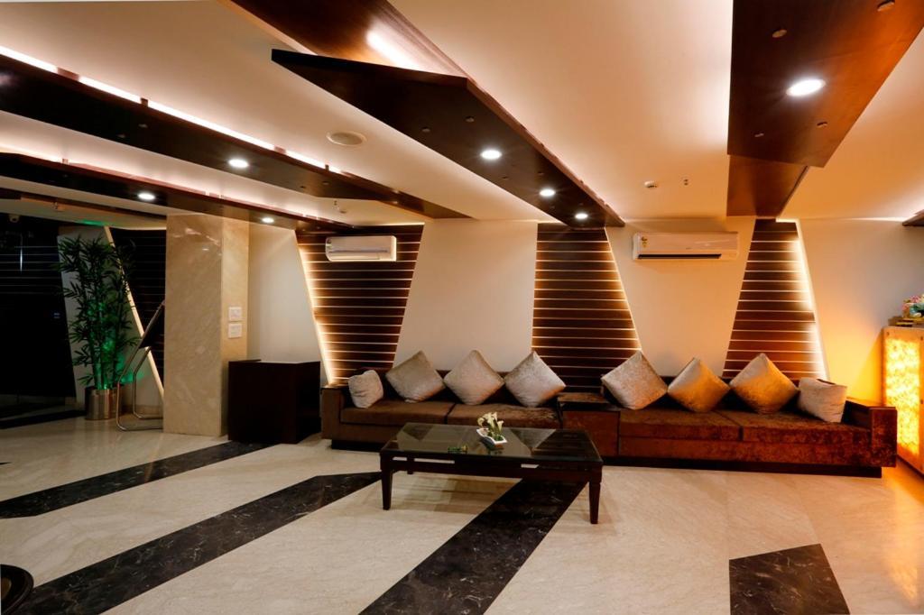 Airport La Sapphire Hotel & Restaurant New Delhi Exterior foto