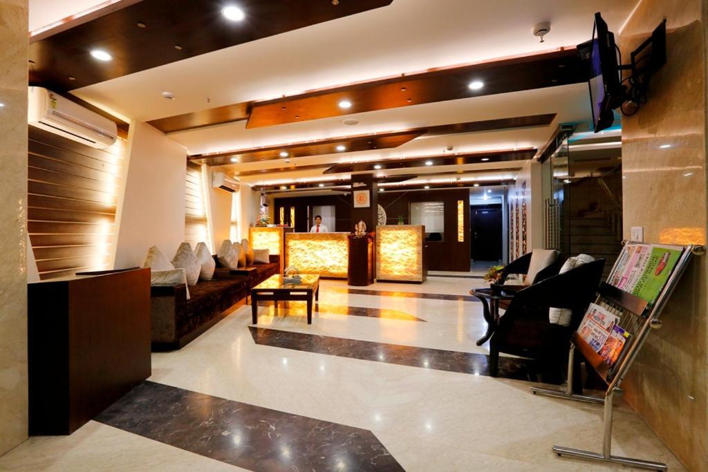 Airport La Sapphire Hotel & Restaurant New Delhi Exterior foto