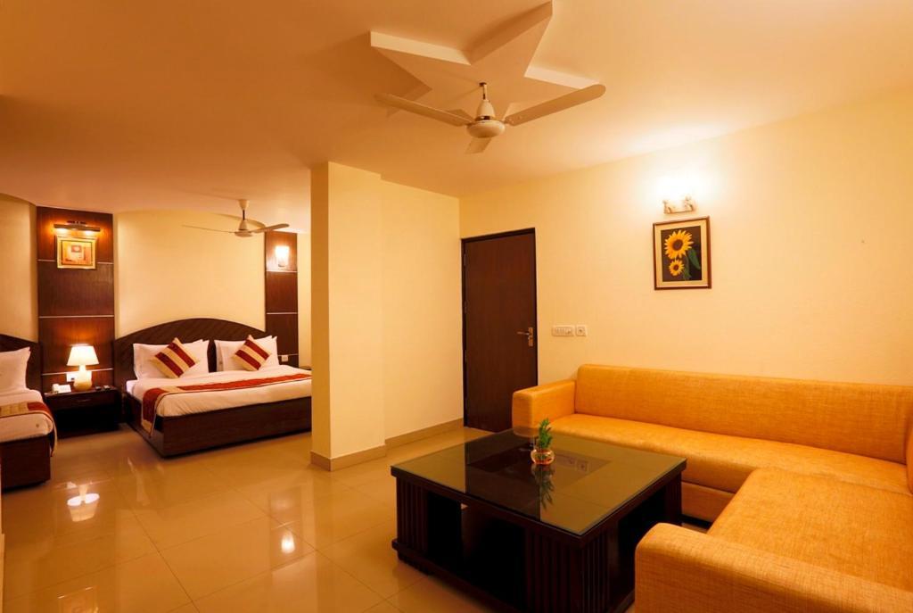 Airport La Sapphire Hotel & Restaurant New Delhi Exterior foto